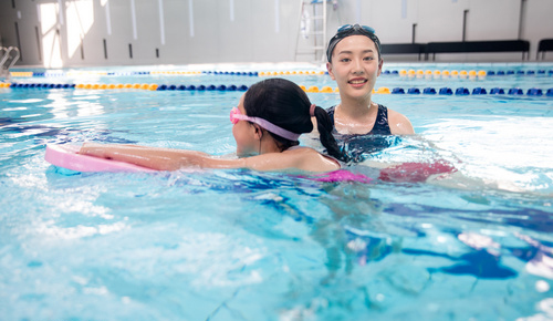 深圳学游泳花多少钱.jpg