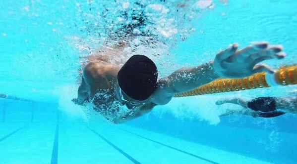 在深圳如何让自由泳越游越好？